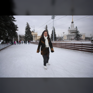 Восьмого марта на катке ВДНХ женщин ждут подарки, поздравления и скидки