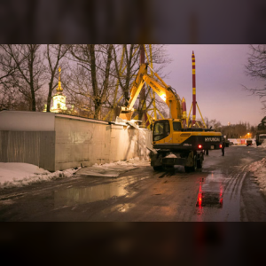 На ВДНХ началась процедура демонтажа незаконного парка аттракционов