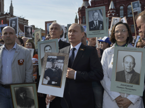 Президент России Владимир Путин в День Победы вновь принял участие в акции «Бессмертный