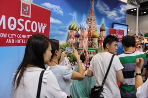 Китайцы едут в Россию за покупками: мех, ювелирка, парфюм