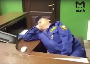 Прокуратура защитила спящих сидя