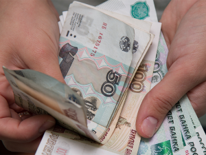 Российские туристы оставляют в Петербурге месячную зарплату