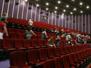 Треть россиян пойдет в кинотеатры в первый день их работы
