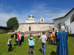 Юные туристы отравились в Псков