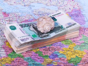 Августовский отдых в России подешевел на 44%