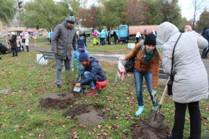 В Йошкар-Оле прошла экологическая акция «Спаси дерево»