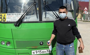 Крымский транспорт одел маску и перчатки
