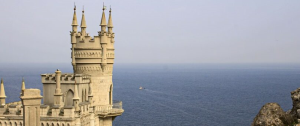 Символ Крыма принял первых посетителей