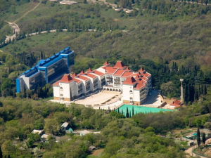 Дети из Донецка и Луганска отдохнут в «Артеке»