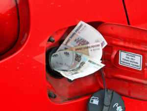 Россияне тратят 9 тысяч рублей в месяц на содержание авто