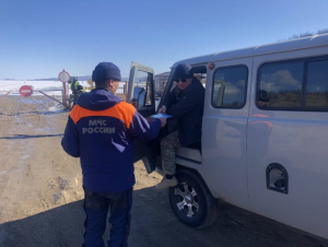 Ледовое автосообщение на Ольхон закрылось