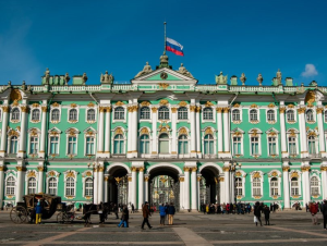 Эрмитаж начнет принимать посетителей по вечерам три раза в неделю