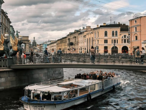 В Санкт-Петербурге подсчитали число туристов, посетивших город в праздники