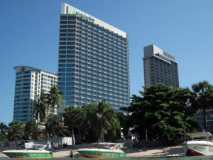 Владеющая сетью отелей Holiday Inn британская компания IHG уходит из России