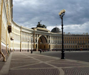 Около 145 млрд рублей принес туризм в экономику Петербурга в первом полугодии 2022 года