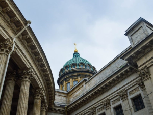 Турпоток в Петербург преодолел планку 2021 года