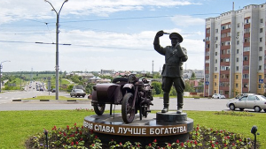 Памятник честному гаишнику