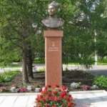 Памятник-бюст Бауыржану Момышулы, Зеленоград