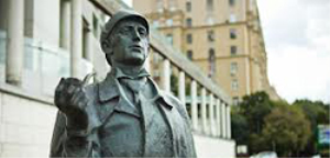 Памятник Холмсу и Ватсону 