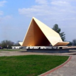 Памятник Палатка первых строителей Магнитогорска