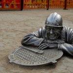 Памятник Слесарю Степанычу, Омск