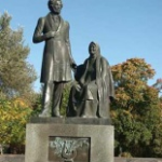 Памятник Пушкин и крестьянка, Псков