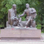 Памятник Александру Твардовскому и Василию Тёркину
