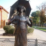 Памятник Фаине Раневской, Таганрог