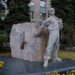 Памятник Юрию Эрвье, Тюмень