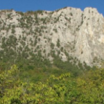 Гора Парагильмен, Утес